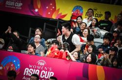 爱游戏登录入口-专业篮球联赛再掀热潮，球迷狂热追捧的简单介绍