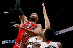 爱游戏官方-76人大胜老鹰，结束两连败