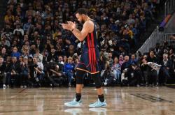 爱游戏链接-猛龙队遭遇连败噩耗，或导致球员转投巨无霸的简单介绍