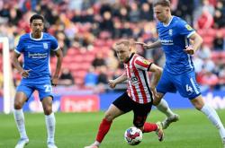 爱游戏新闻-包含桑德兰客场失利，陷入保级泥潭的词条