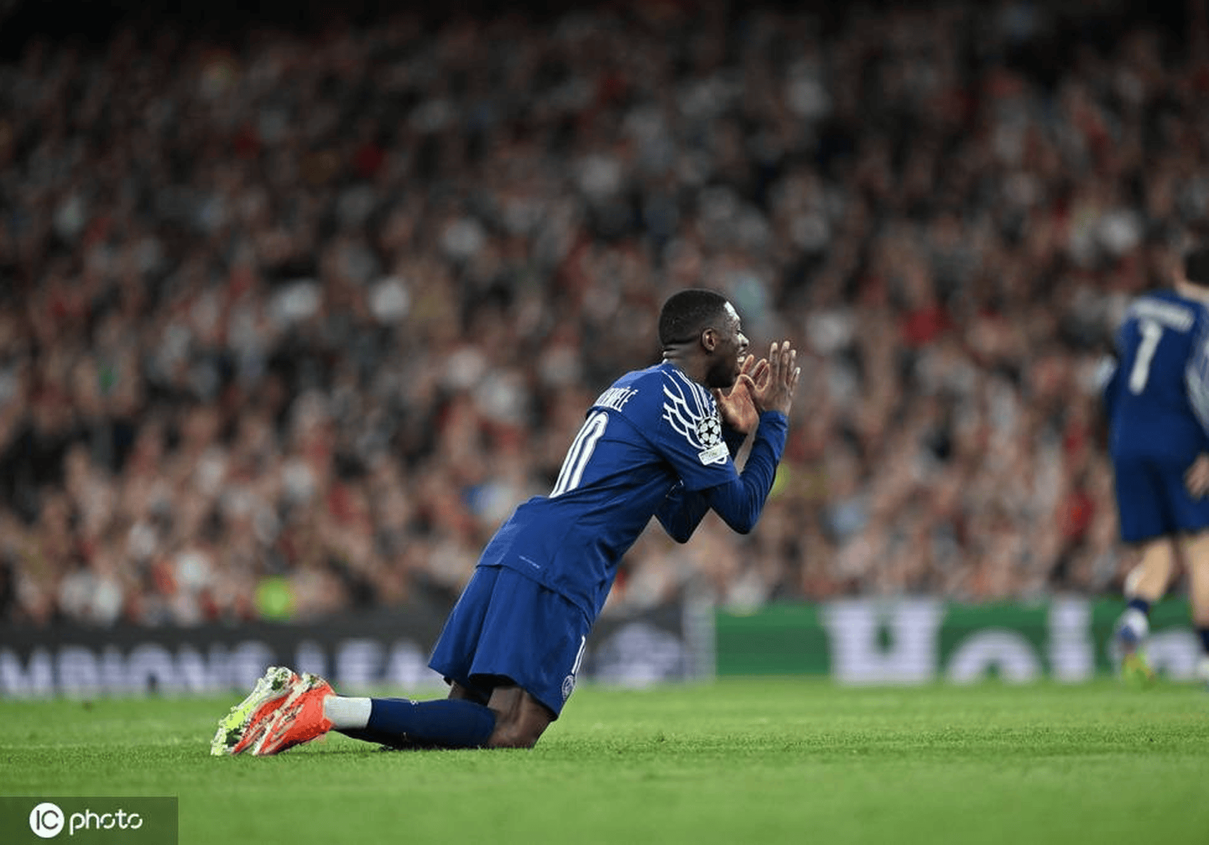 关于巴黎圣日耳曼客场大胜,小组领先优势扩大的信息 关于巴黎圣日耳曼客场大胜,小组领先优势扩大的信息