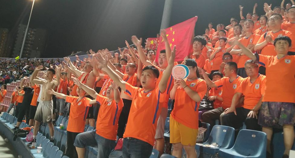 北京首钢队球迷组织助威团，助力球队取得胜利的简单介绍