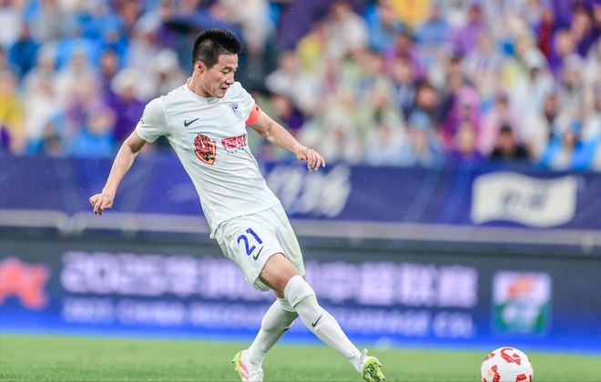 大连一方客场不敌广州富力，遭遇惨败的简单介绍