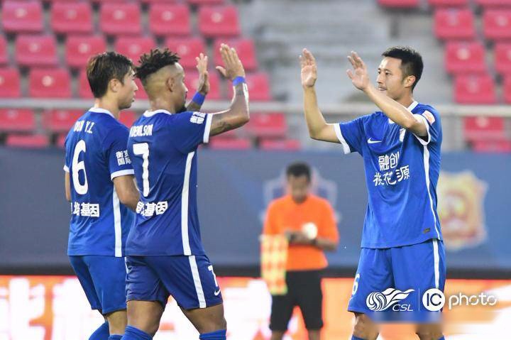 关于四川熊猫队员发挥出色，取得对云南滇池的胜利的信息