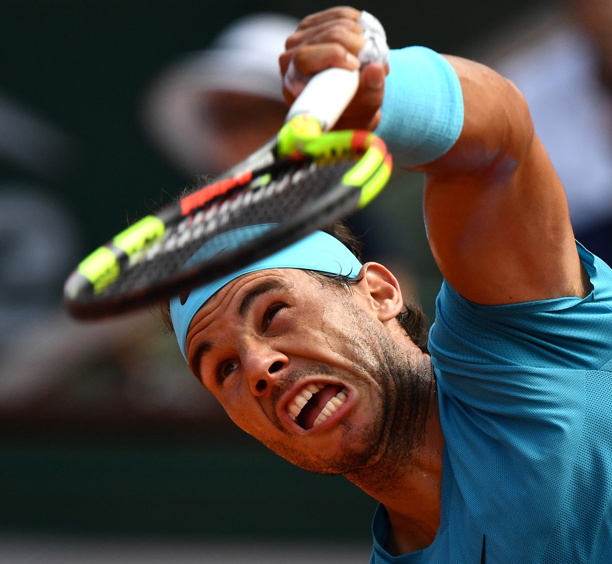 关于紧张气氛下，球员展现技艺！的信息