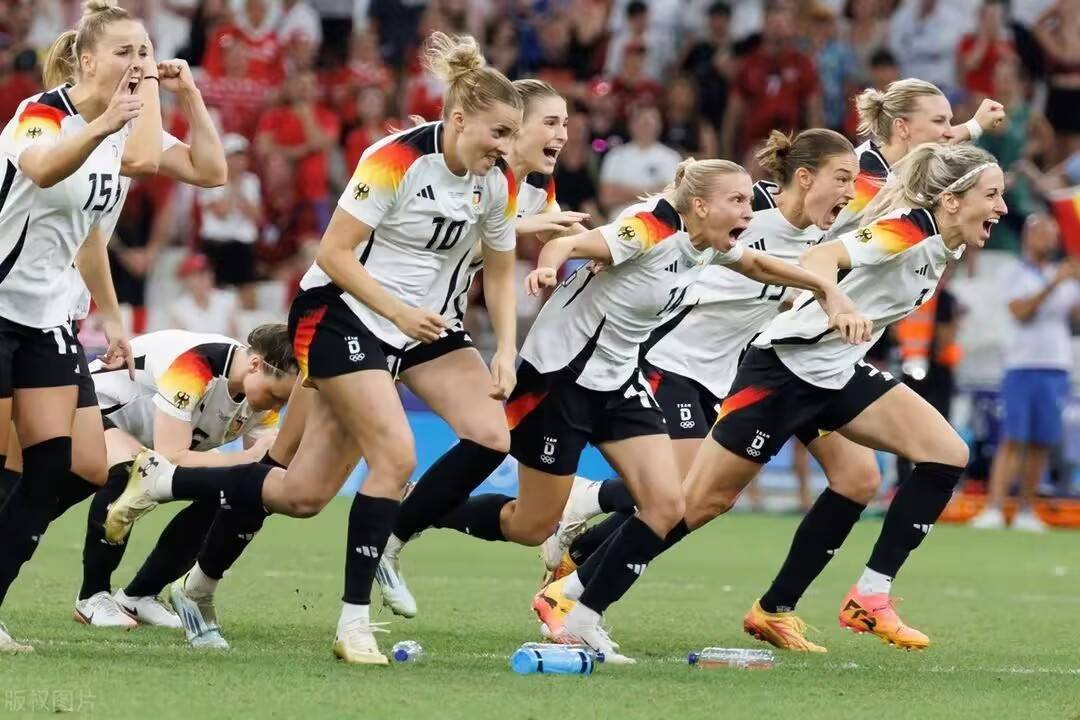 顶级女足赛事中球员表现尽显风采 顶级女足赛事中球员表现尽显风采
